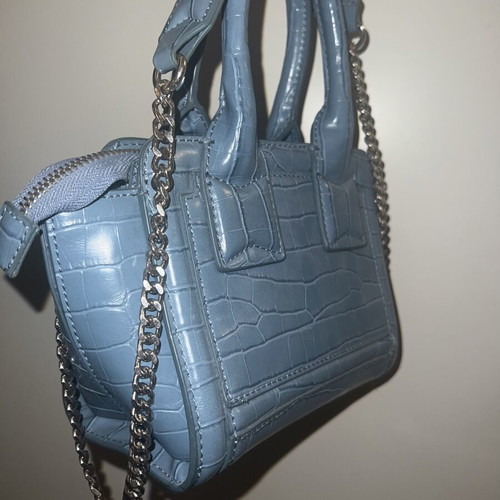 Light blue handbag with chain strap, croco pattern