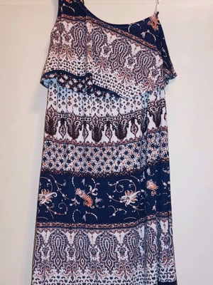 Women's summer dress used, one shoulder with ruffle detail