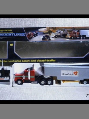 Freightliner Truck 1:25 new remote control with box and battery