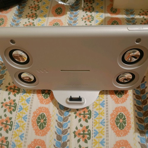 Sony Ericsson speakers like new