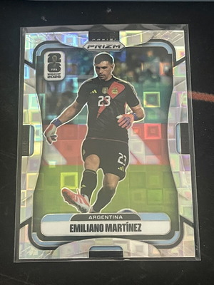 Emiliano Martinez Panini Prizm World Cup card like new