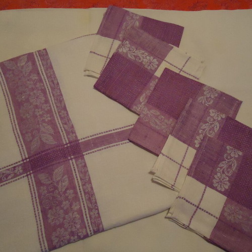 Tablecloth new with 5 napkins genuine linen 165 x 147