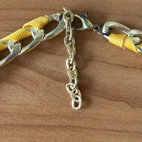 Necklace set like new, 2 bright summer colors
