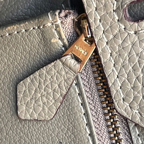 Leather handbag grey like new