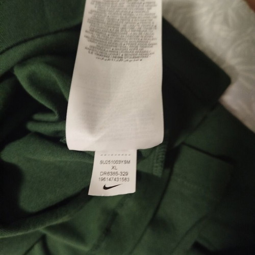 Milwaukee Bucks Antetokounmpo #34 T-shirt new, size XL