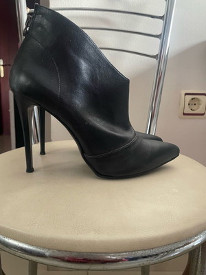 Geo Ramo ankle boots like new, black, size 39