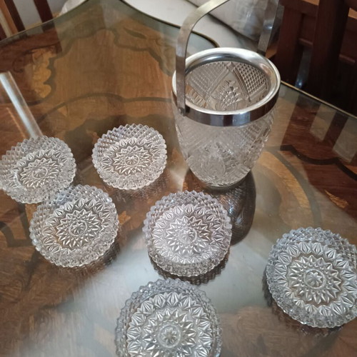 Dessert plates and ice bucket like new, cut glass with engravings