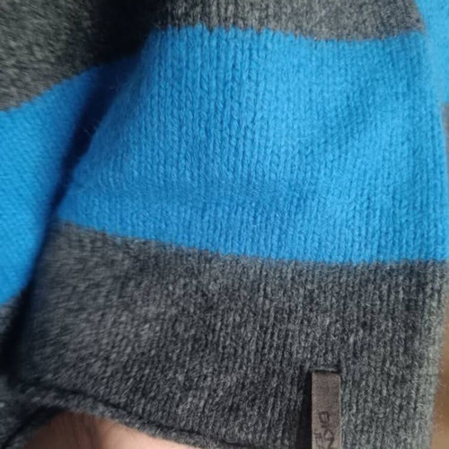 DKNY pullover like new, size M, gray and blue