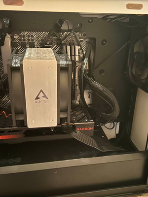 Gaming PC Ryzen 5 5600 RX 7600 σε άριστη κατάσταση