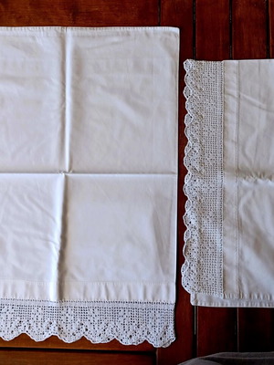 Pair of traditional pillowcases with lace, new
