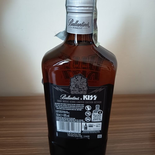 Ballantines Finest Blended Scotch Whisky 0.7L new