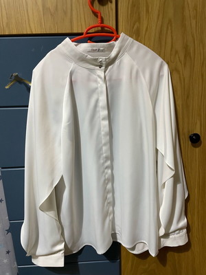 Axel satin shirt like new, loose fabric sleeves, sizes L-XL
