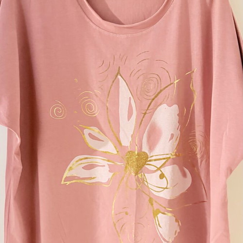 T-shirt with gold design and glitter heart like new, dusty pink