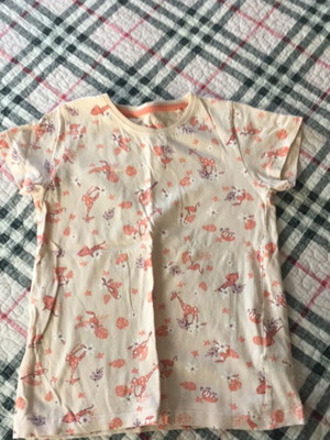 Girls' T-shirt beige, like new, sizes 110-116 cm, ages 4-6