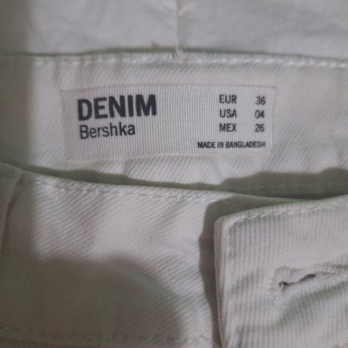 Bershka white women's straight cropped jeans like new