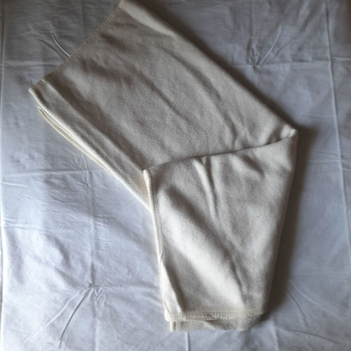 Single blanket used, white color