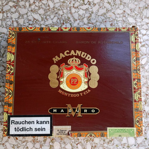 Wooden cigar box used, Maduro 1968e collectible