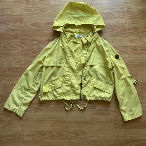 Relish windbreaker in lime color size S like new