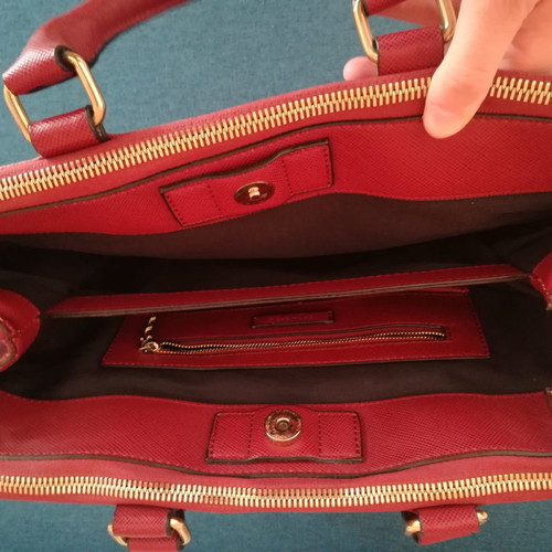 Women's handbag new with multiple compartments