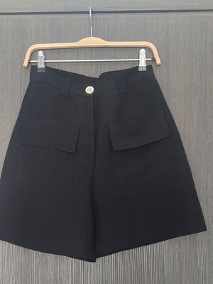 Nadia Rapti Cotton Candy Shorts Medium like new, black