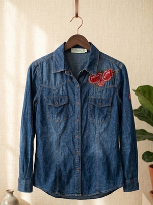 Denim shirt with embroidered roses size S like new, blue
