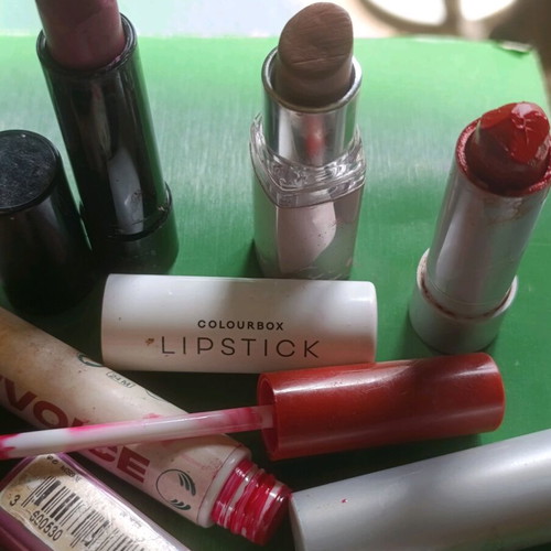 Lipsticks used, set of 7 with plenty of product