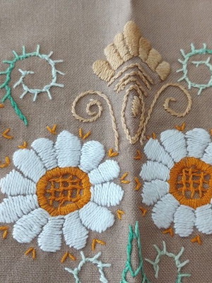 Tablecloth with daisies new, Hungarian folk art, cotton fabric