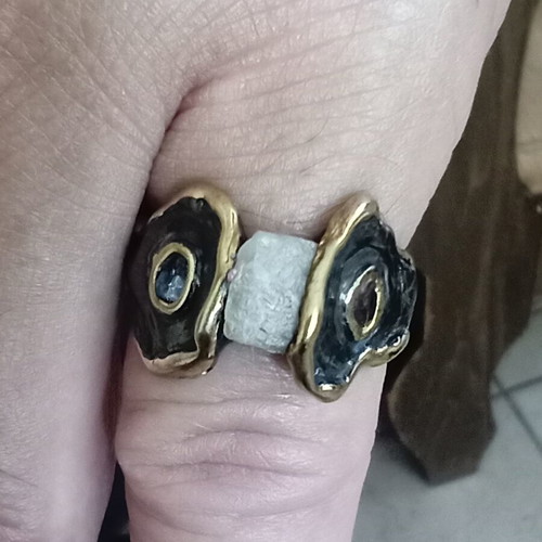 Silver 925 ring with raw yellow sapphire and spinels, like new
