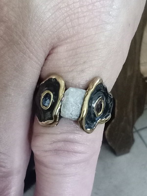 Silver 925 ring with raw yellow sapphire and spinels, like new
