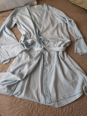 Women's nightgown and robe set blue cotton like new size M/L