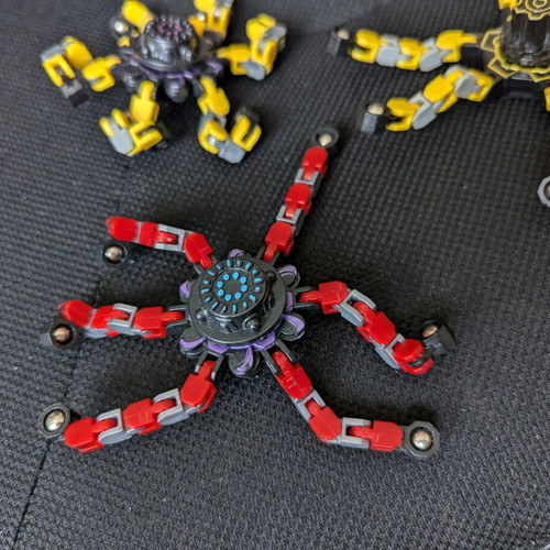 Finger spinner transformers polymorphic spider like new