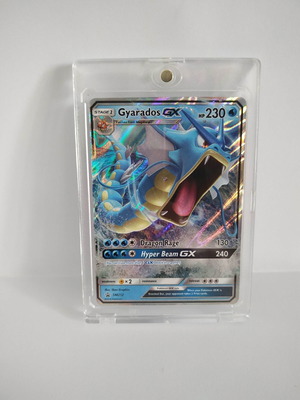 Κάρτα Pokemon Gyarados GX με προστατευτική μαγνητική θήκη