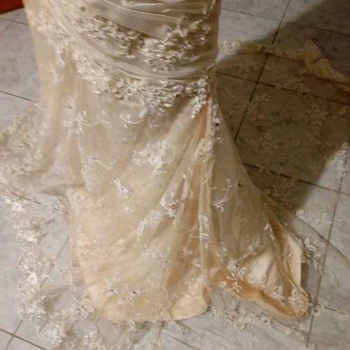 Ivory wedding dress satin fabric, embroidered tulle, size L 40 12, like new