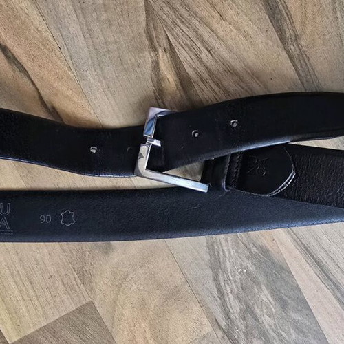 Leather belts like new, size 90 cm, black