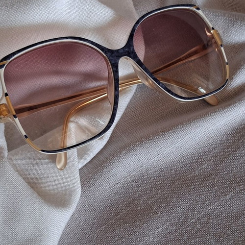 Nina Ricci sunglasses like new