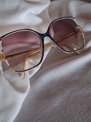 Nina Ricci sunglasses like new