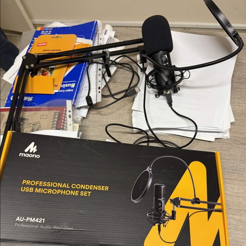 Maono AU-PM421 Professional Condenser USB Microphone like new