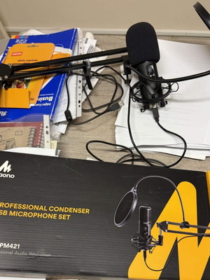 Maono AU-PM421 Professional Condenser USB Microphone like new