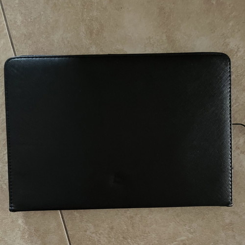 Tablet case universal 10" black with keyboard like new