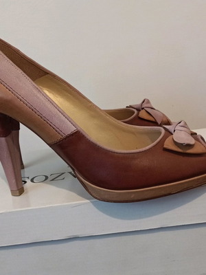Bournazos No41 leather pumps new with 10.5cm heel