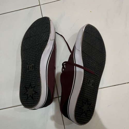 DC Trase SD burgundy sneakers like new, size 43