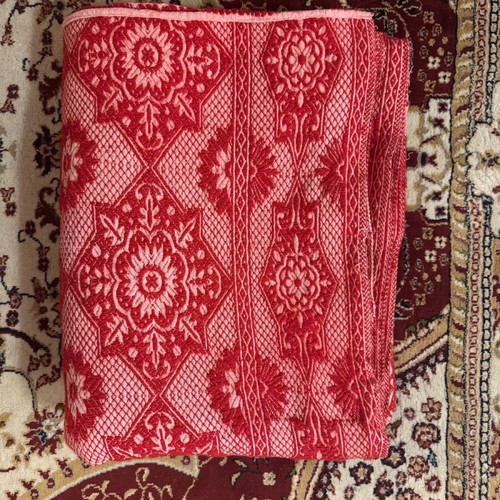 Woolen woven blanket like new in red color