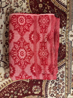 Woolen woven blanket like new in red color