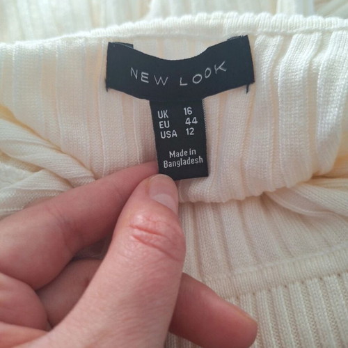 New Look white turtleneck like new with gold details XXL