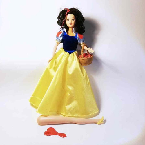 Simba Doll Snow White Disney used with missing leg and marks