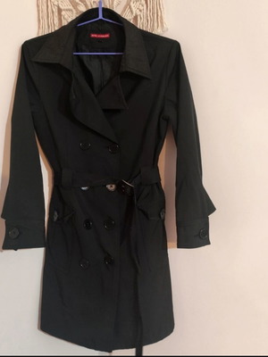 Black trench coat with belt used, size M