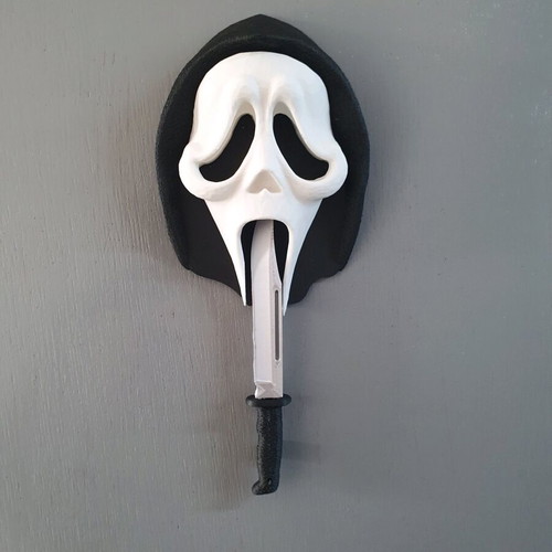 Scream door knocker like new