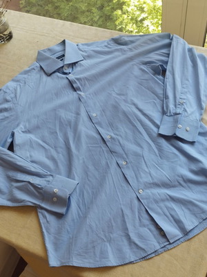 Oxford Company classic collared shirt, blue and white, size L