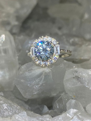 Silver ring with moissanite, new, size 16mm