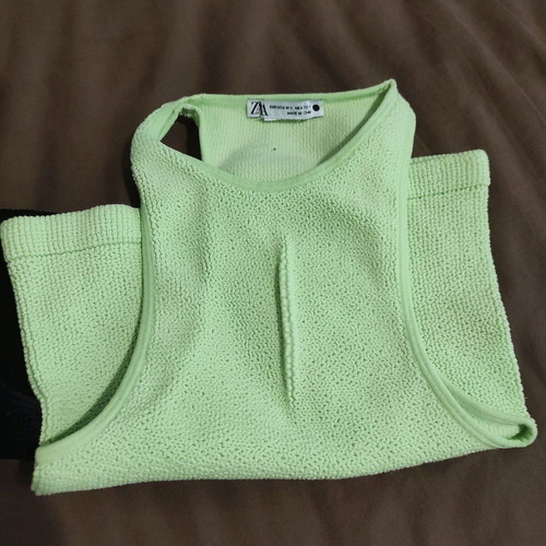 Blouse goffre like new, elastic fabric, m/l, black and lime
